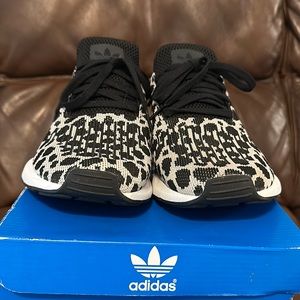 Adidas Leopard Print Women’s Sneakers!!!